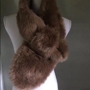 Banana Republic faux fur wrap shawl plush MSRP $98